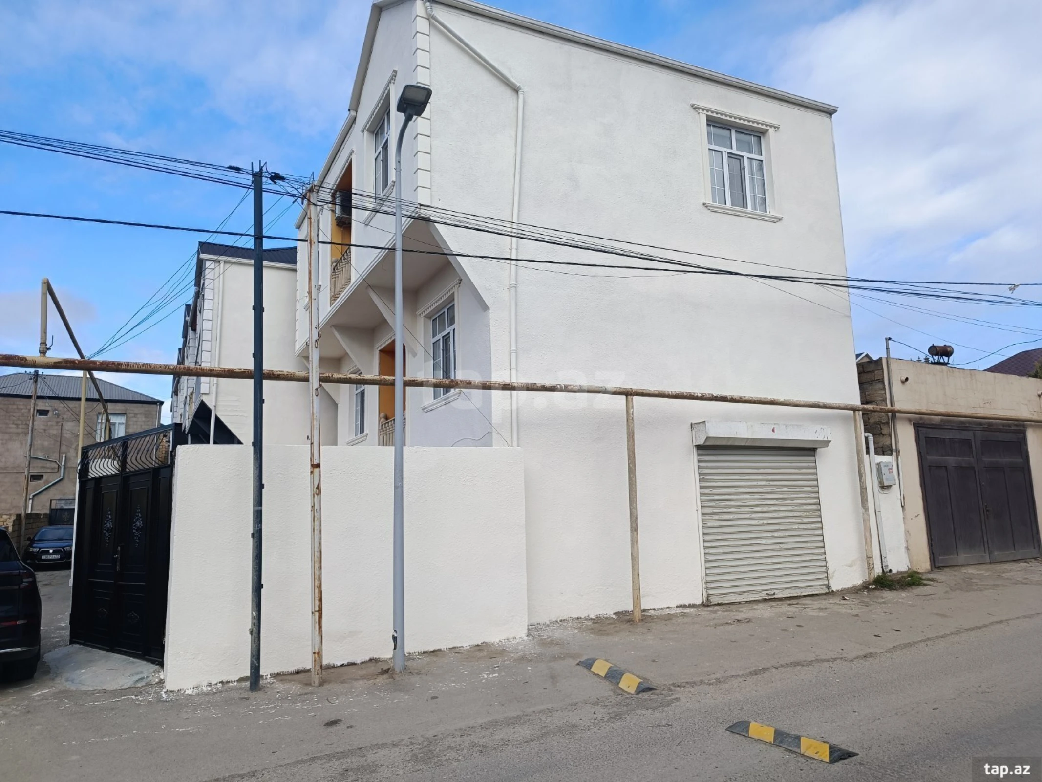 Satılır 5 otaqlı həyət evi