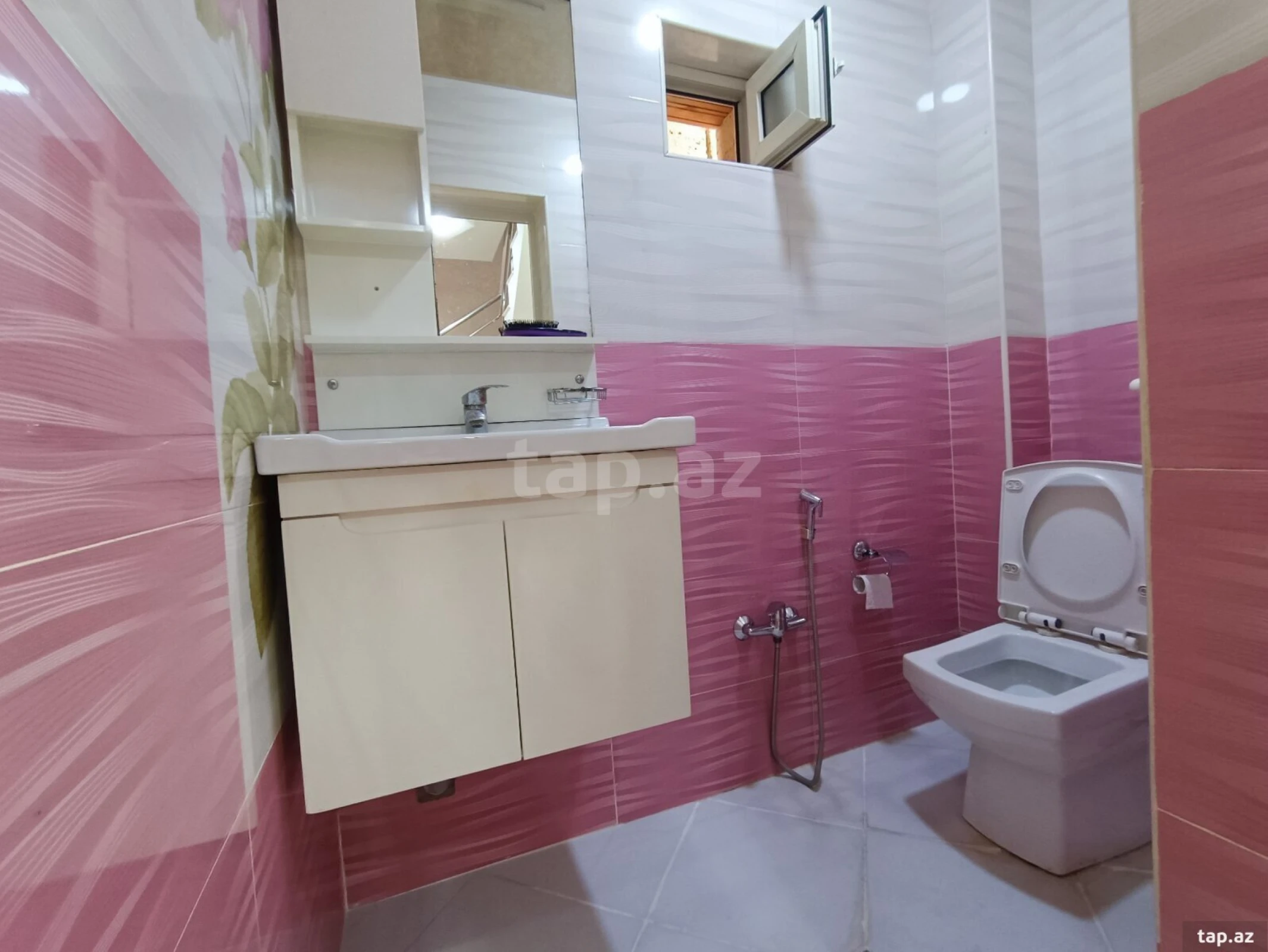 Satılır 5 otaqlı həyət evi