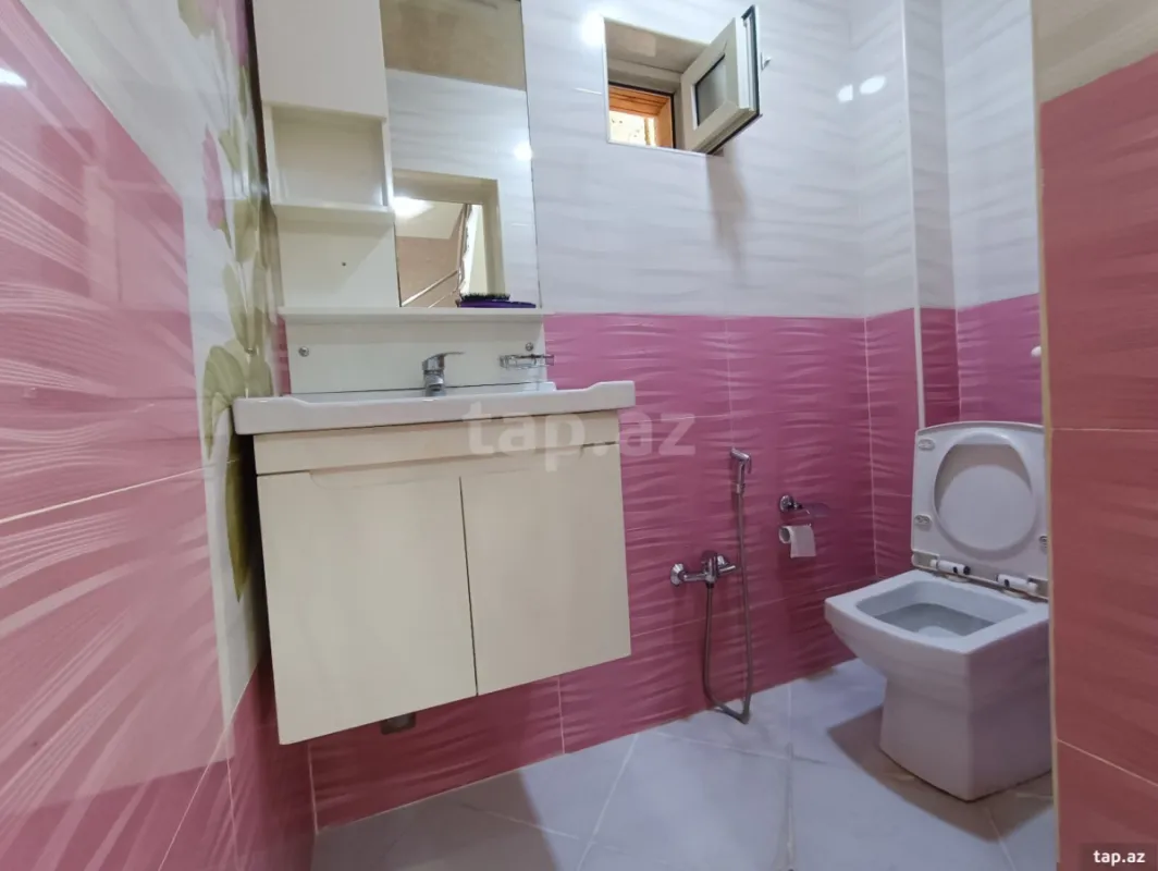 Satılır 5 otaqlı həyət evi