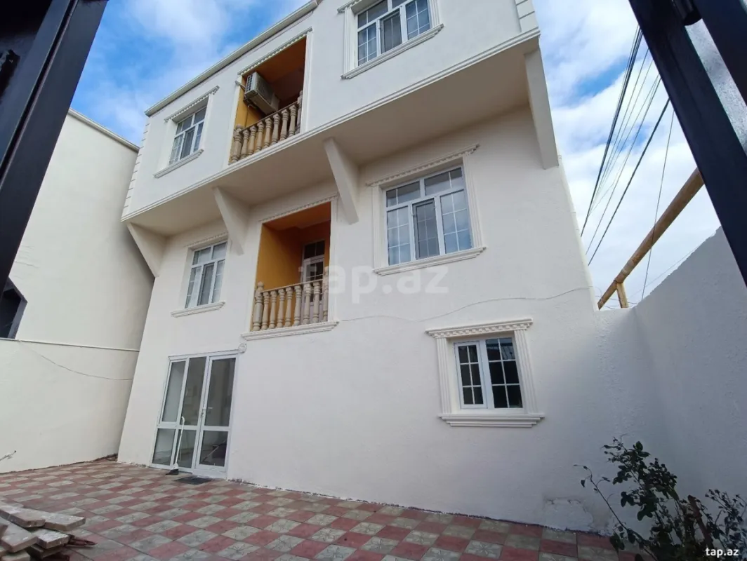 Satılır 5 otaqlı həyət evi