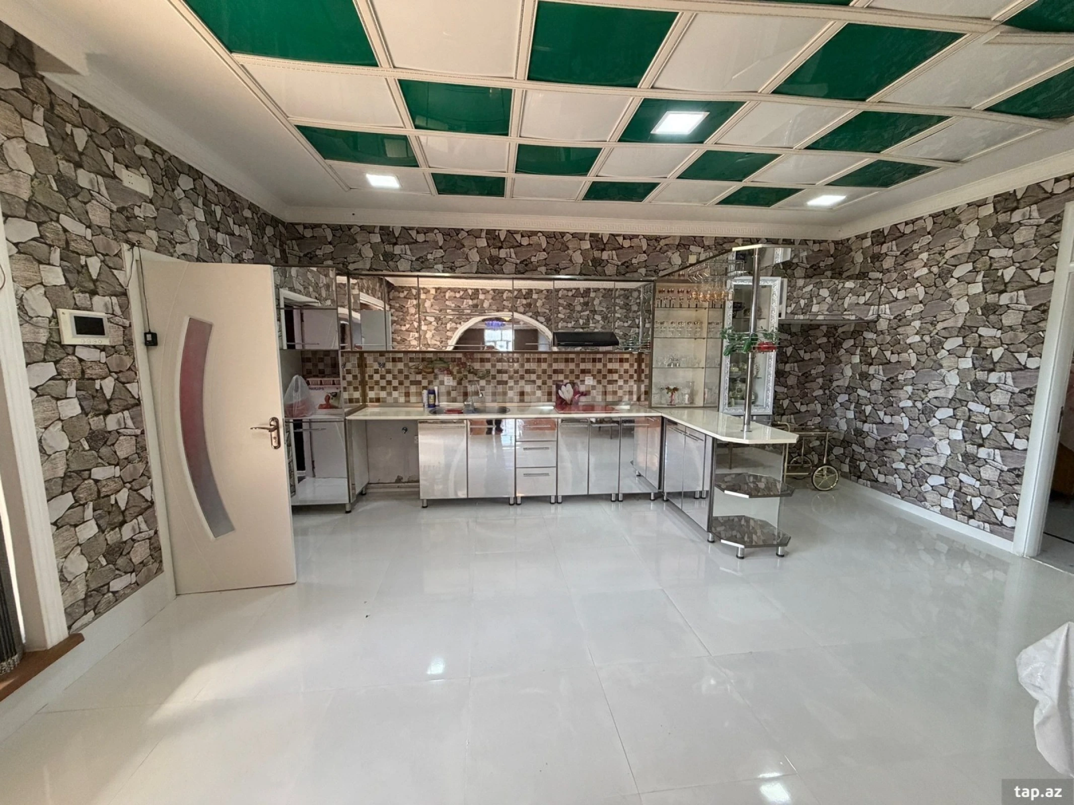 Satılır 4 otaqlı həyət evi