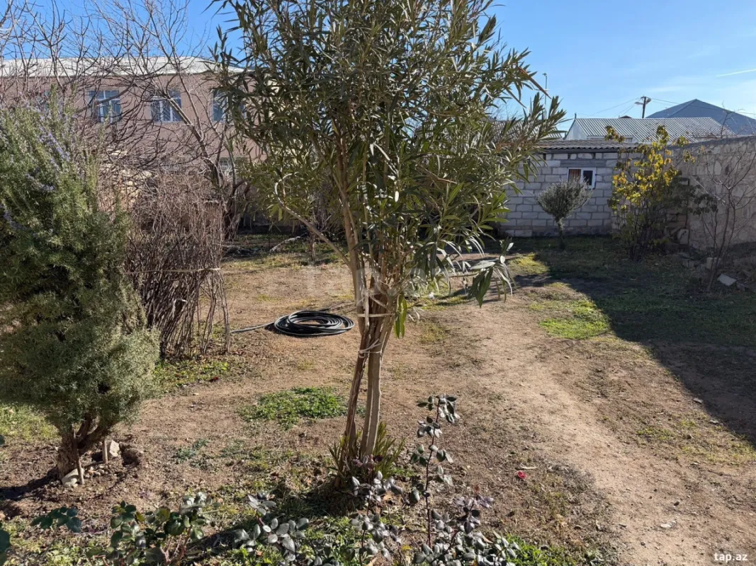 Satılır 4 otaqlı həyət evi