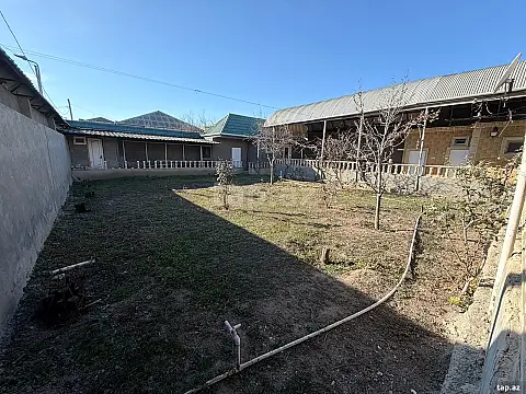 Satılır 4 otaqlı həyət evi