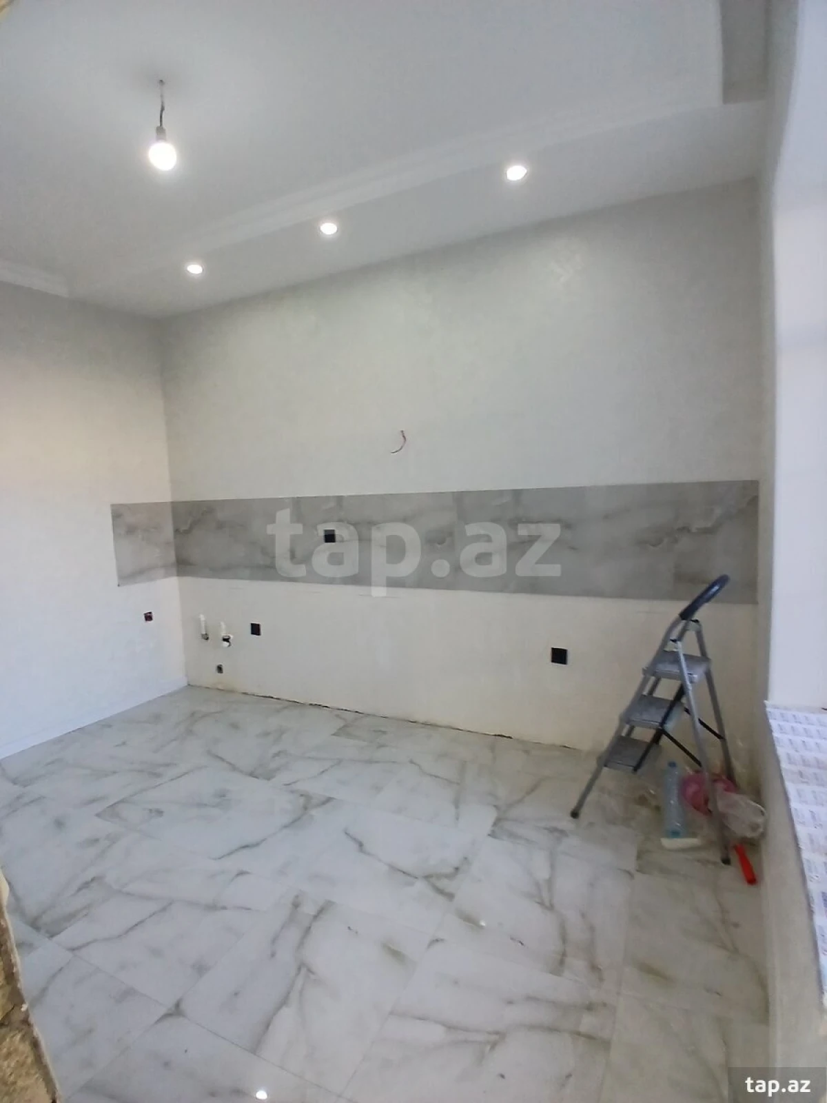 Satılır 5 otaqlı həyət evi 160 m²