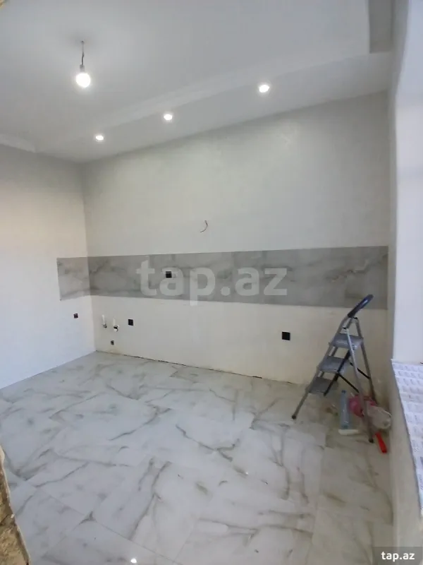 Satılır 5 otaqlı həyət evi 160 m²