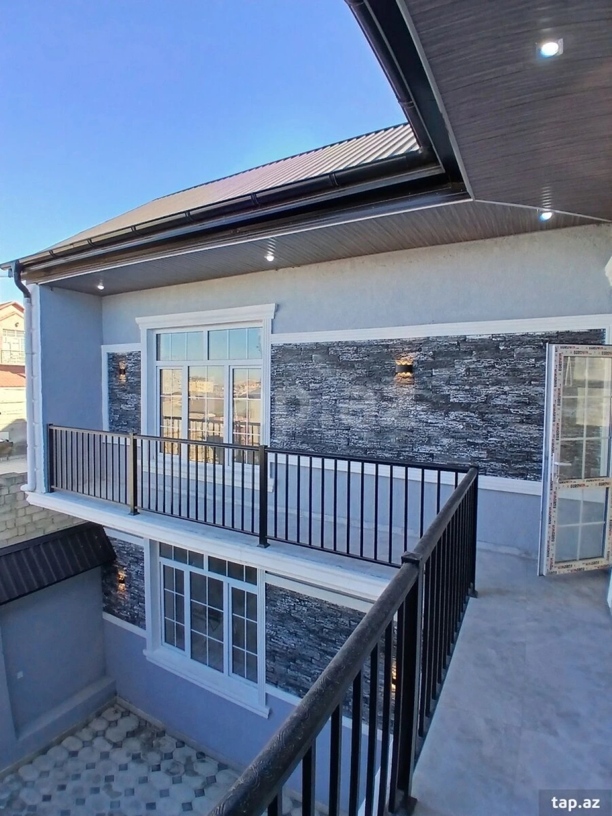 Satılır 5 otaqlı həyət evi 160 m²