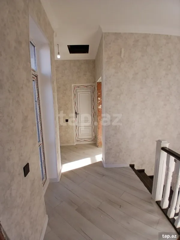Satılır 5 otaqlı həyət evi 160 m²