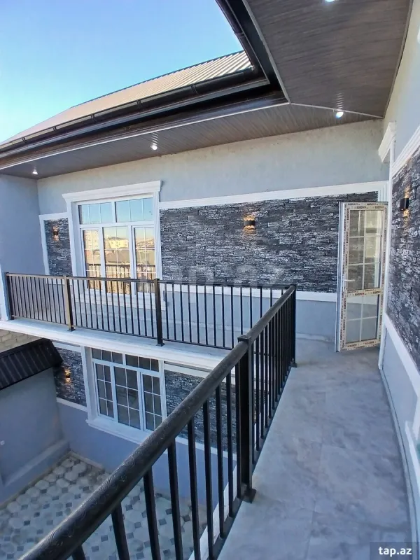 Satılır 5 otaqlı həyət evi 160 m²