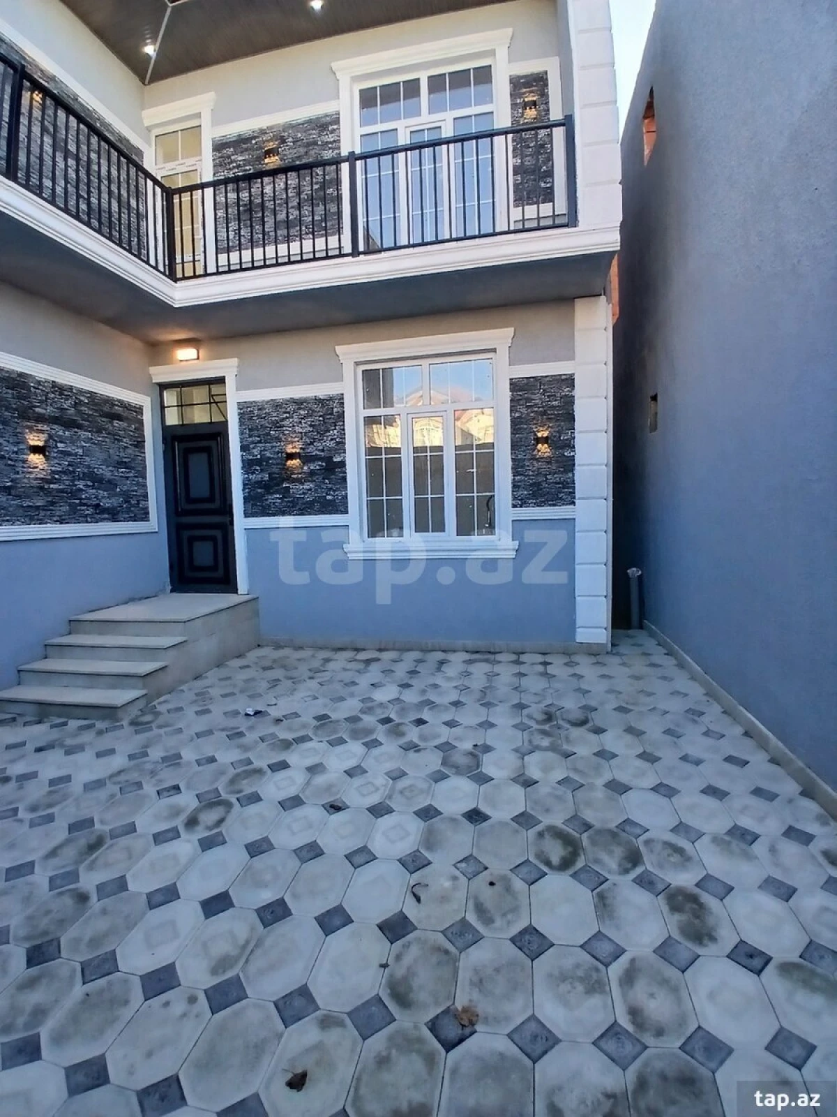 Satılır 5 otaqlı həyət evi 160 m²