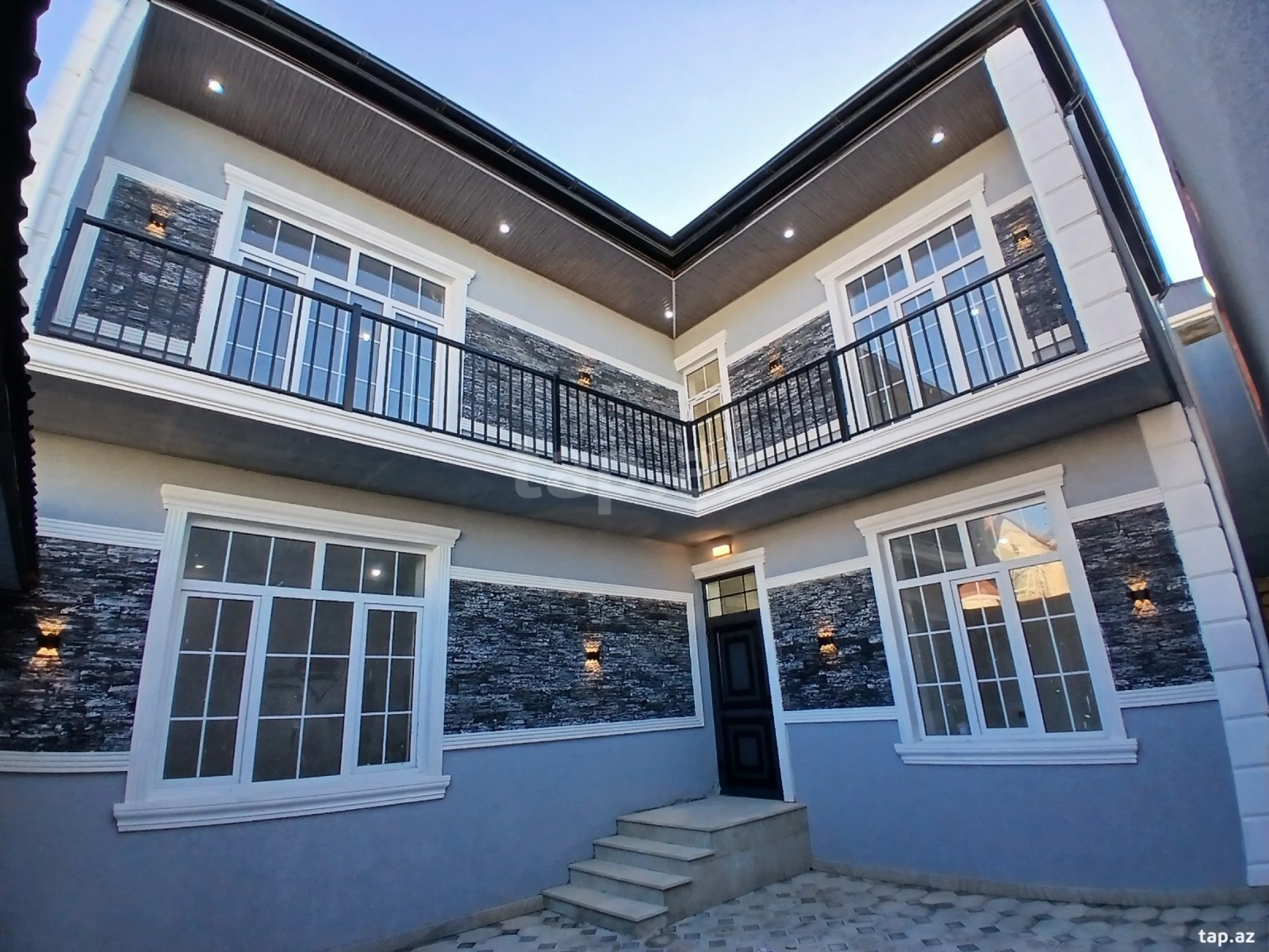 Satılır 5 otaqlı həyət evi 160 m²