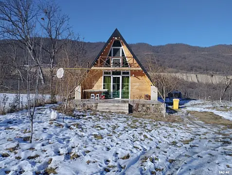 Kirayə verilir 4 otaqlı həyət evi