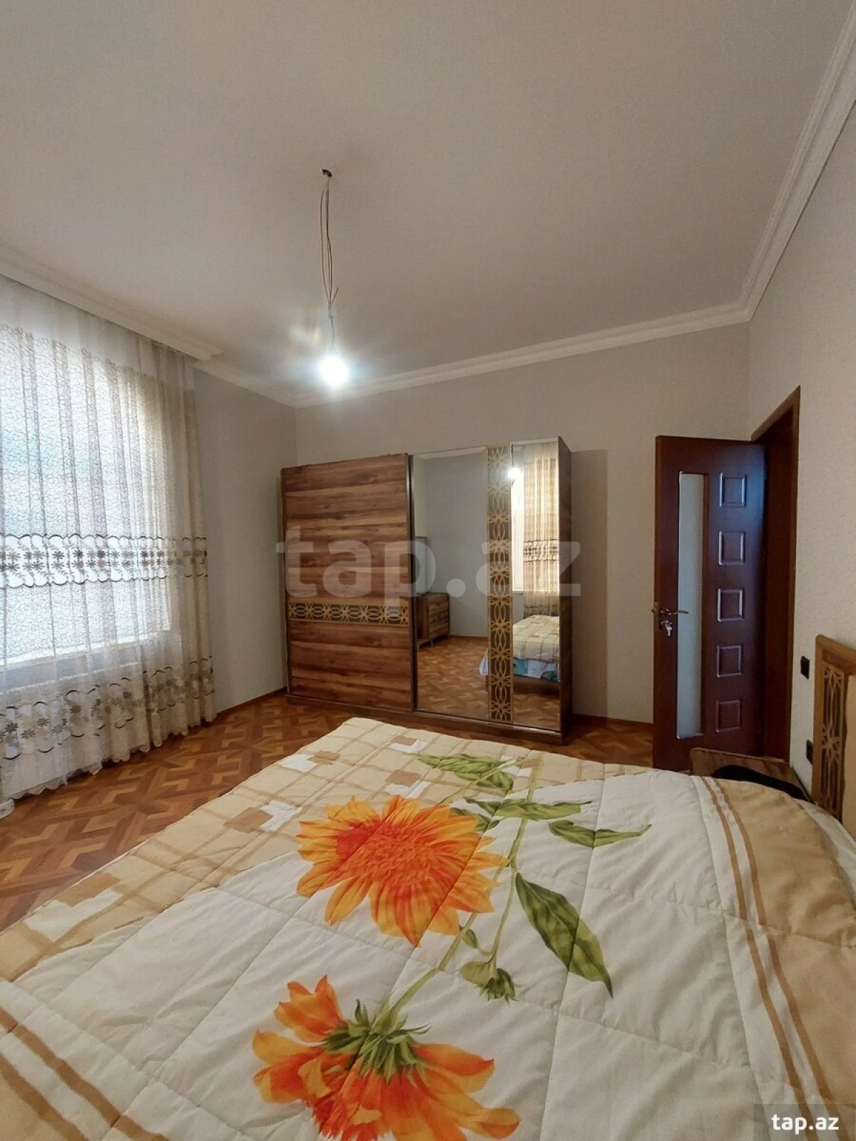 Satılır 6 otaqlı həyət evi