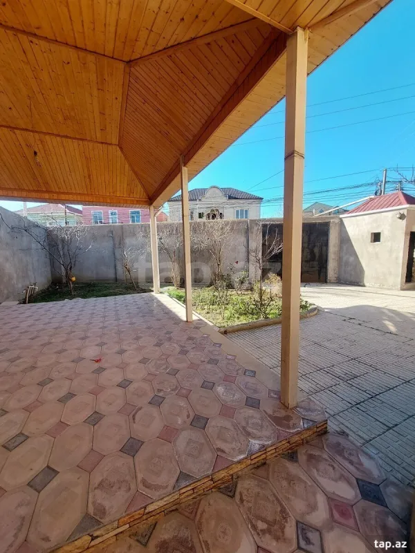 Satılır 6 otaqlı həyət evi