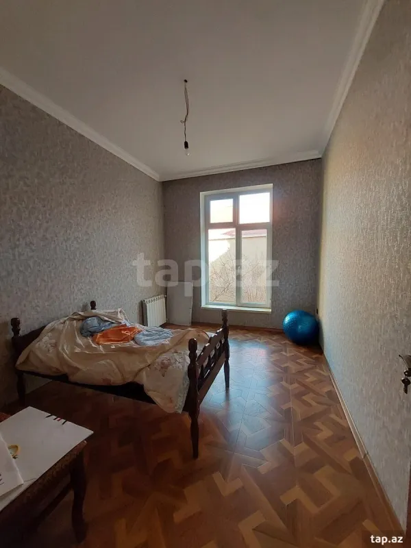 Satılır 6 otaqlı həyət evi