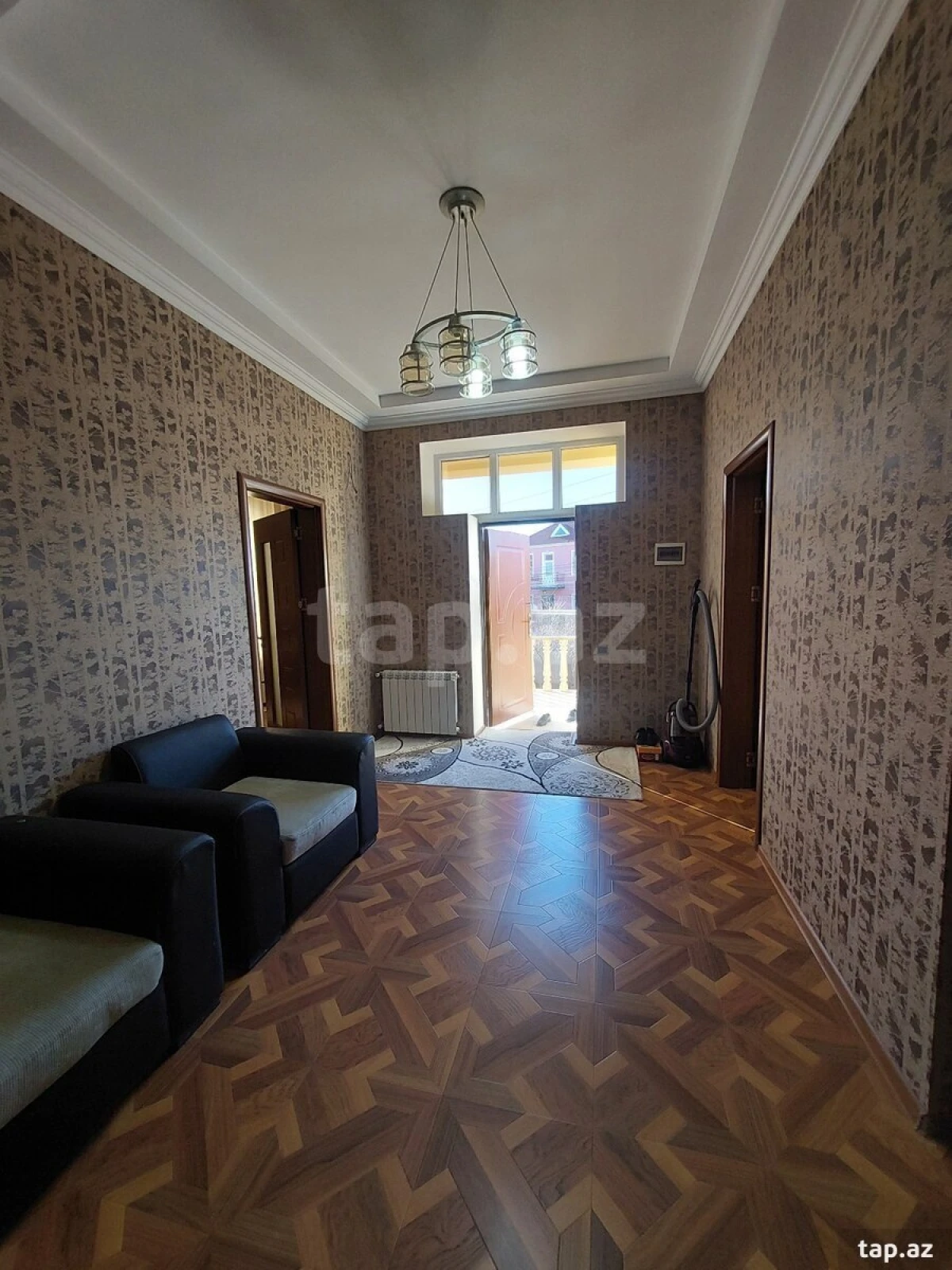 Satılır 6 otaqlı həyət evi