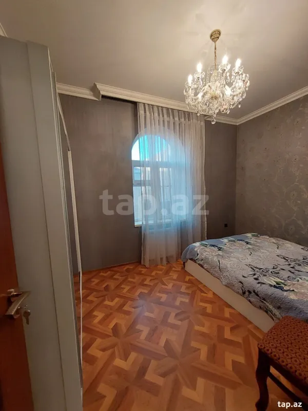 Satılır 6 otaqlı həyət evi