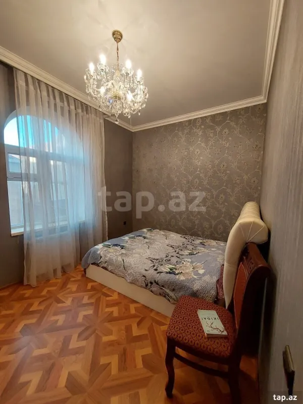 Satılır 6 otaqlı həyət evi