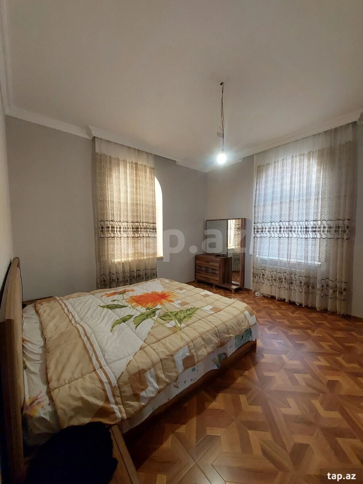 Satılır 6 otaqlı həyət evi