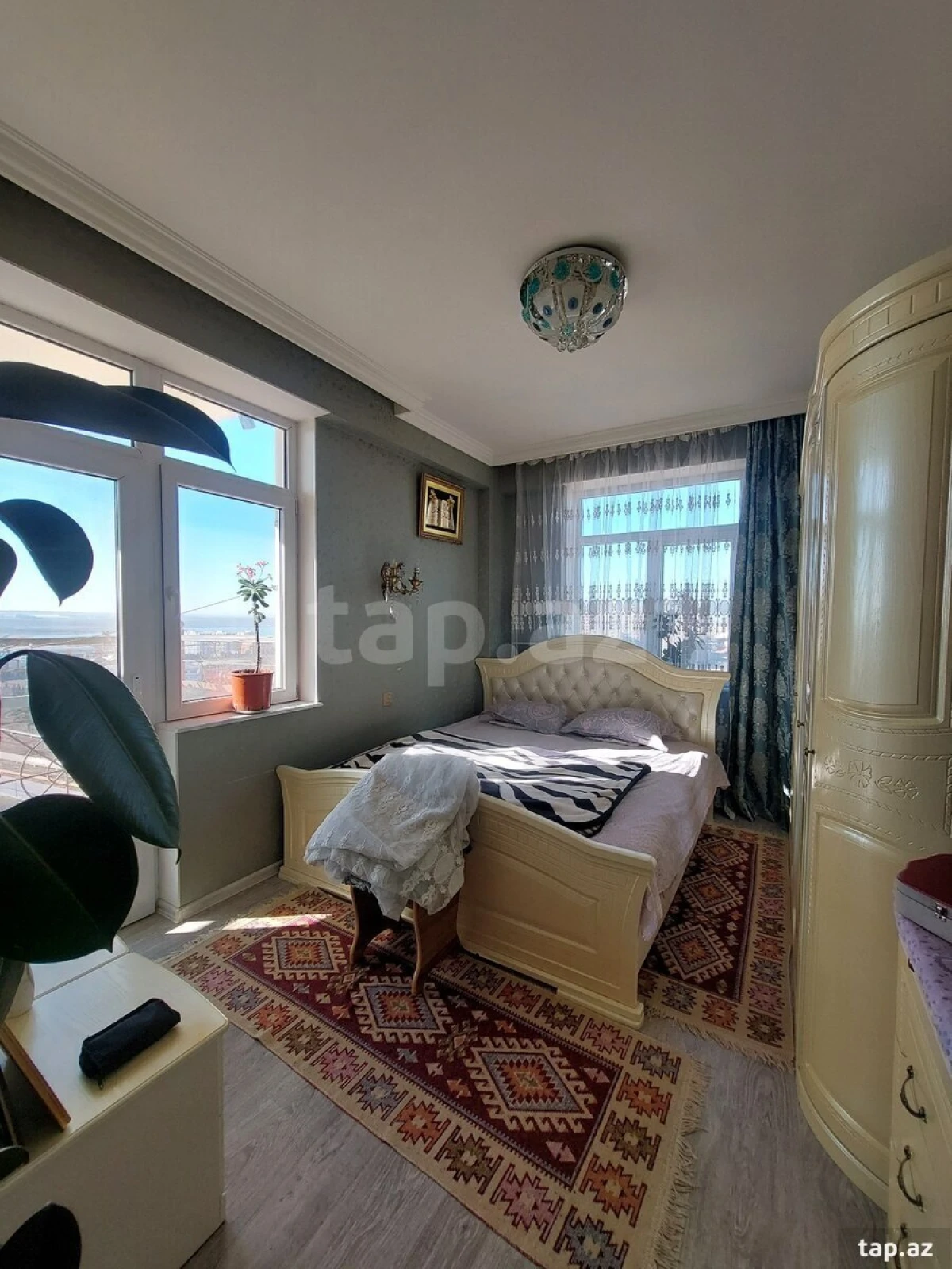 Satılır 3 otaqlı yeni tikili 78.5 m²