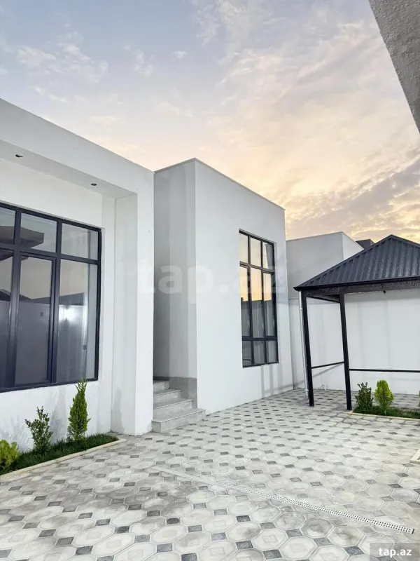 Satılır 4 otaqlı həyət evi