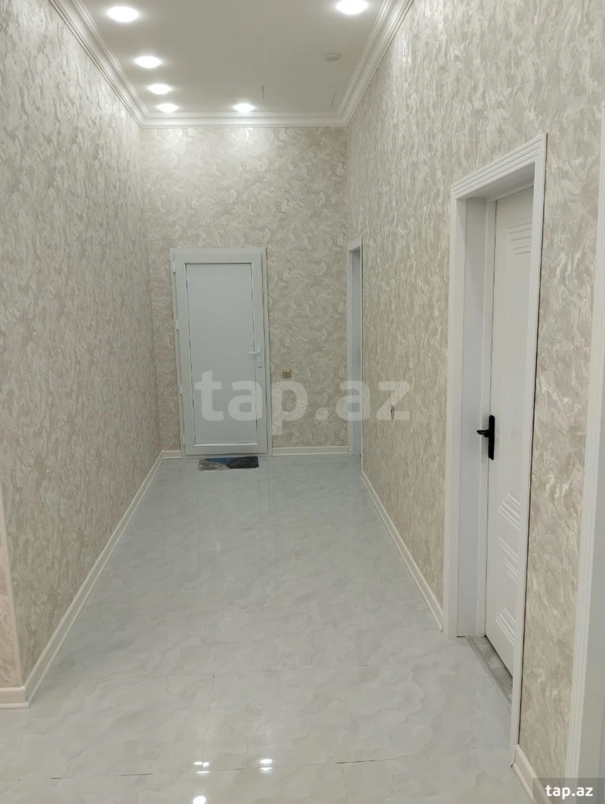 Satılır 4 otaqlı həyət evi