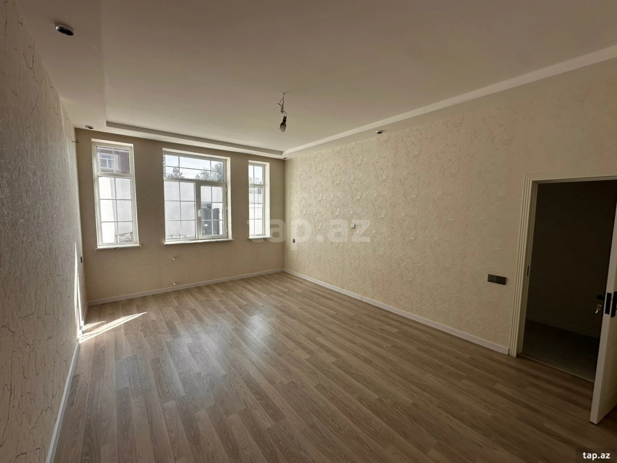 Satılır 4 otaqlı həyət evi 175 m²