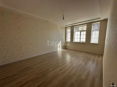 Satılır 4 otaqlı həyət evi 175 m²