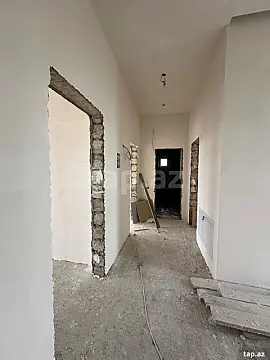 Satılır 5 otaqlı həyət evi 240 m²
