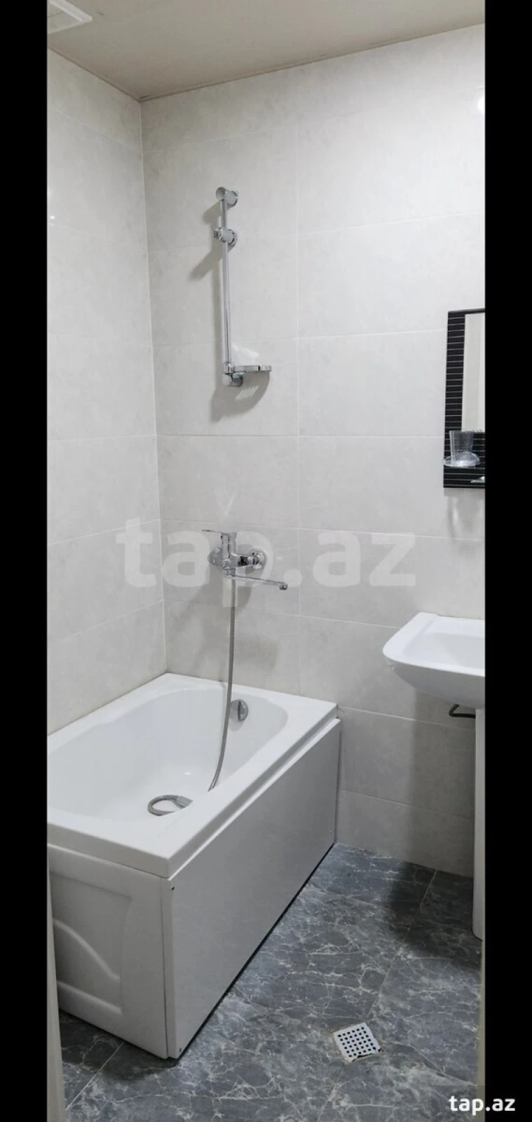 Satılır 3 otaqlı yeni tikili 78 m²