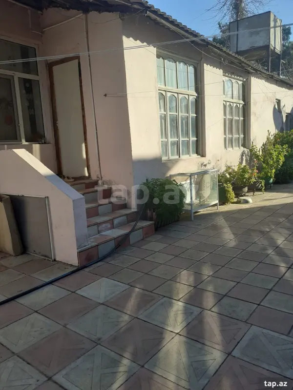 Satılır 4 otaqlı həyət evi