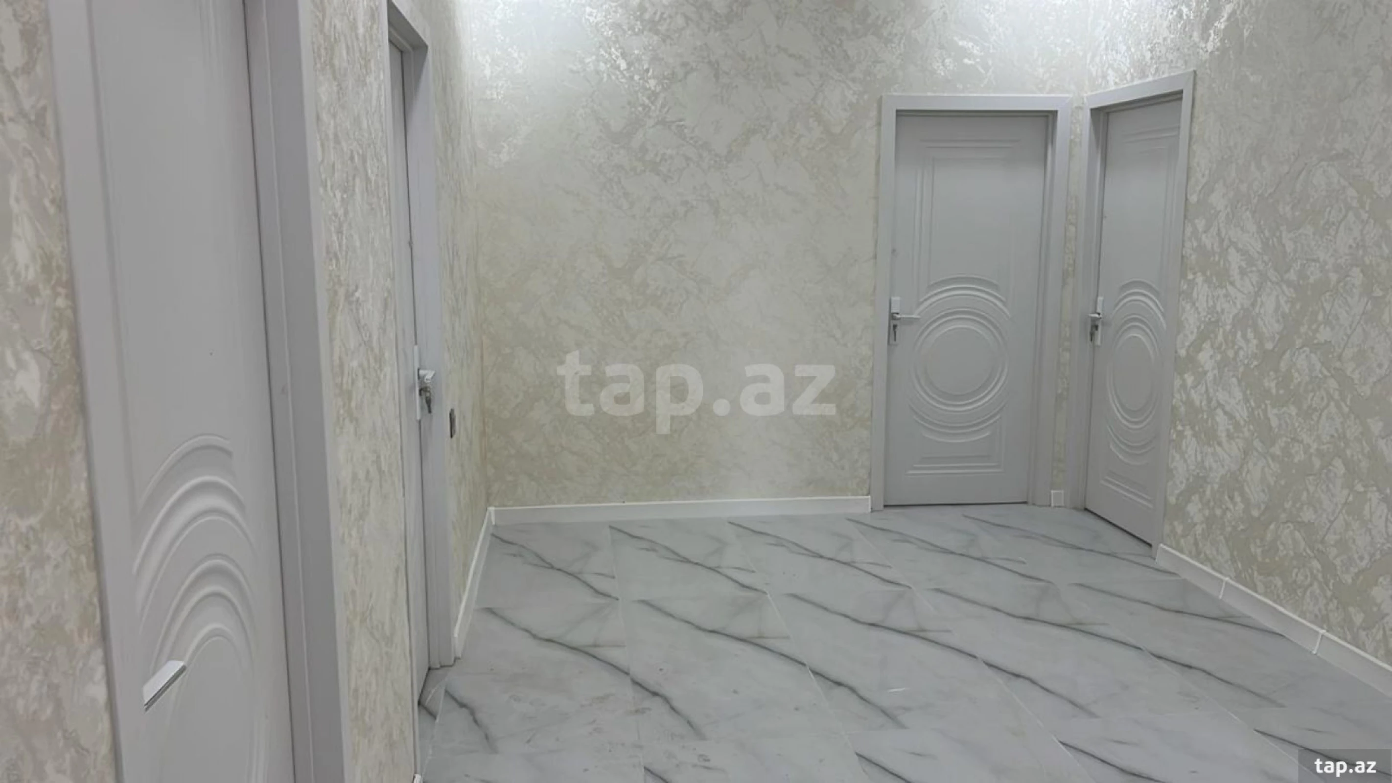 Satılır 4 otaqlı həyət evi