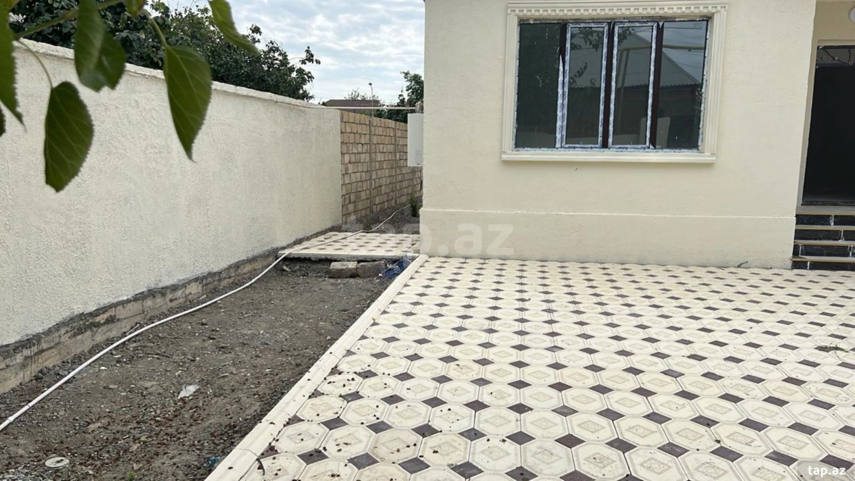 Satılır 4 otaqlı həyət evi