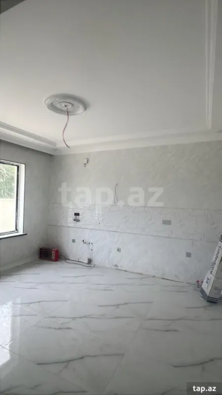 Satılır 4 otaqlı həyət evi