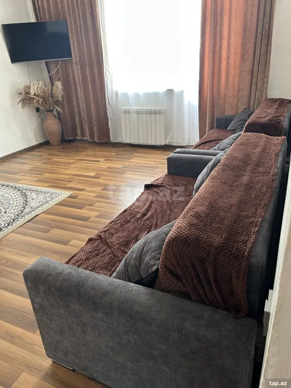 Kirayə verilir 3 otaqlı həyət evi