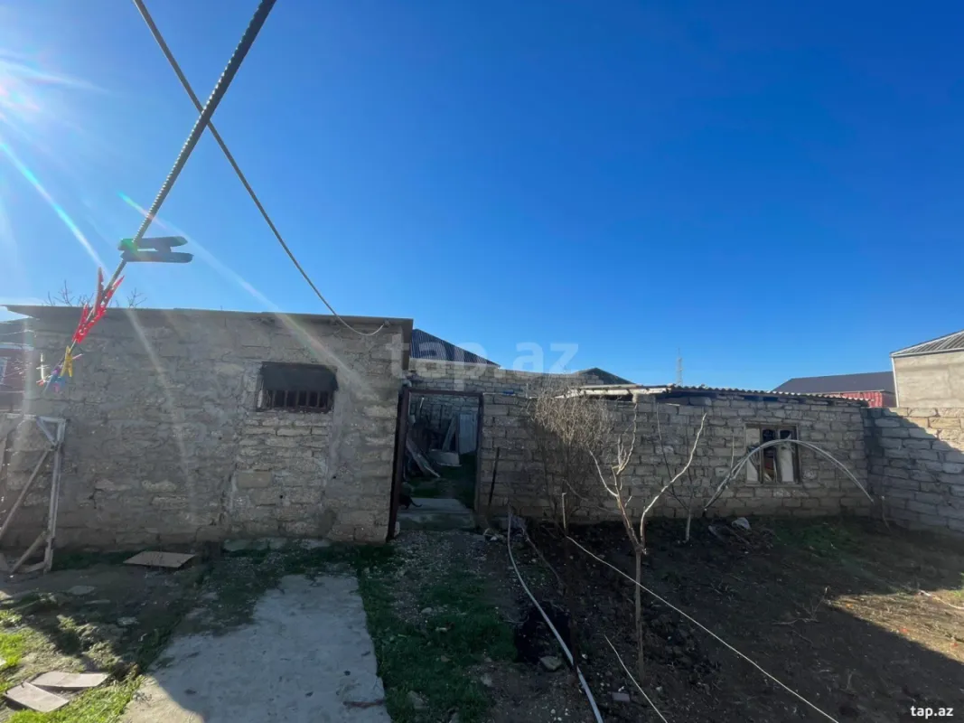 Satılır 4 otaqlı həyət evi