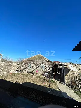 Satılır 4 otaqlı həyət evi