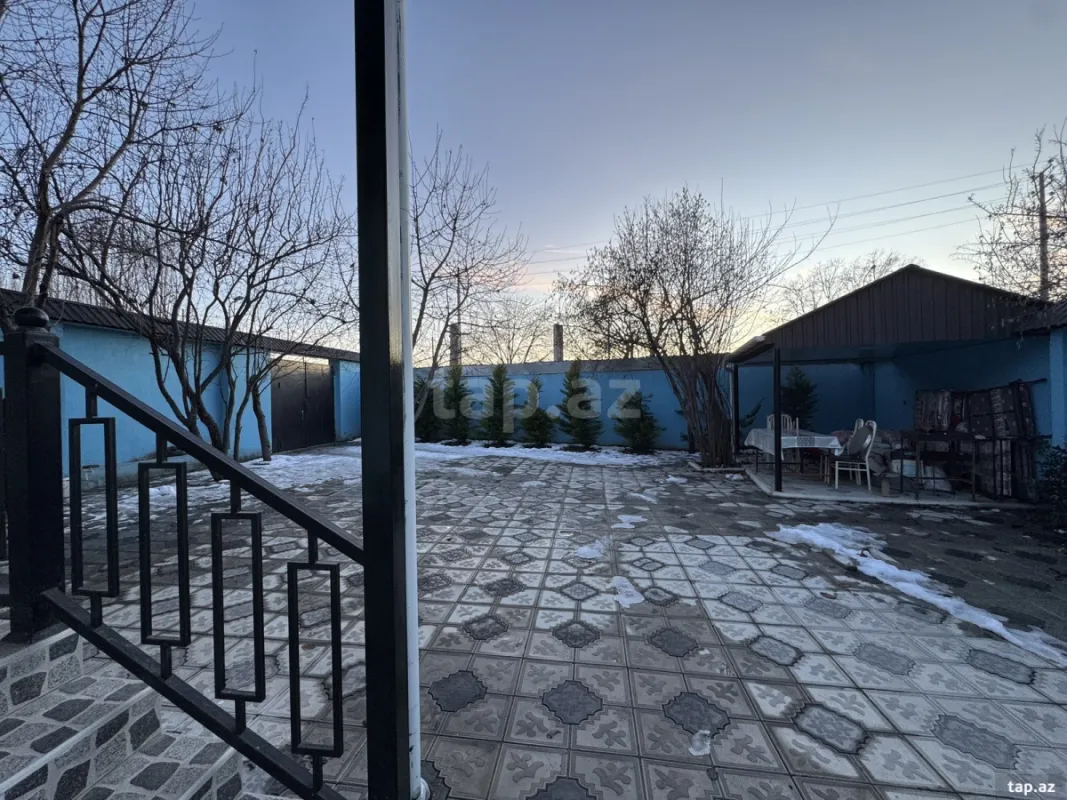 Kirayə verilir 3 otaqlı həyət evi