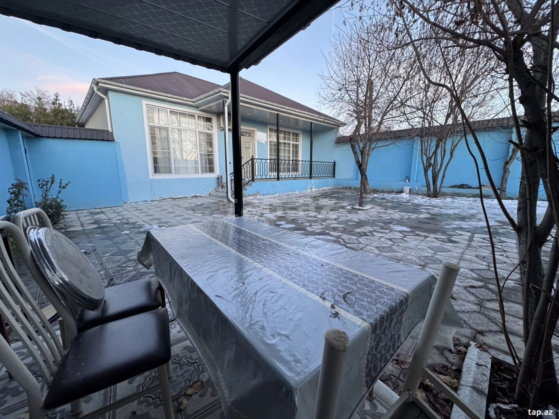 Kirayə verilir 3 otaqlı həyət evi