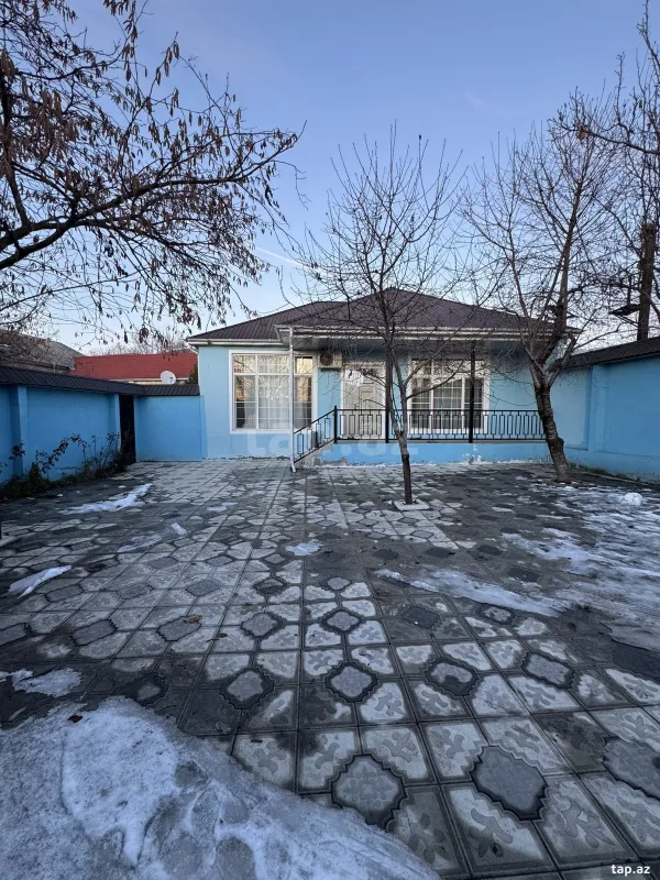 Kirayə verilir 3 otaqlı həyət evi