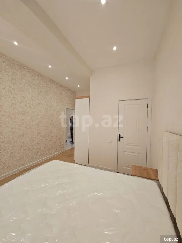 Kirayə verilir 3 otaqlı yeni tikili 125 m²