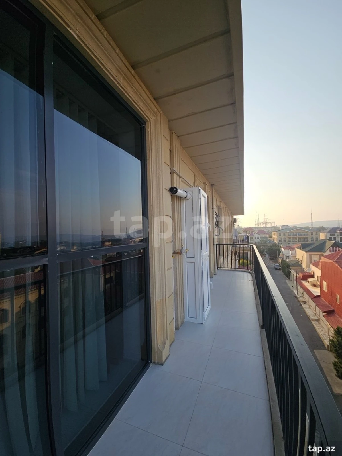 Kirayə verilir 3 otaqlı yeni tikili 125 m²