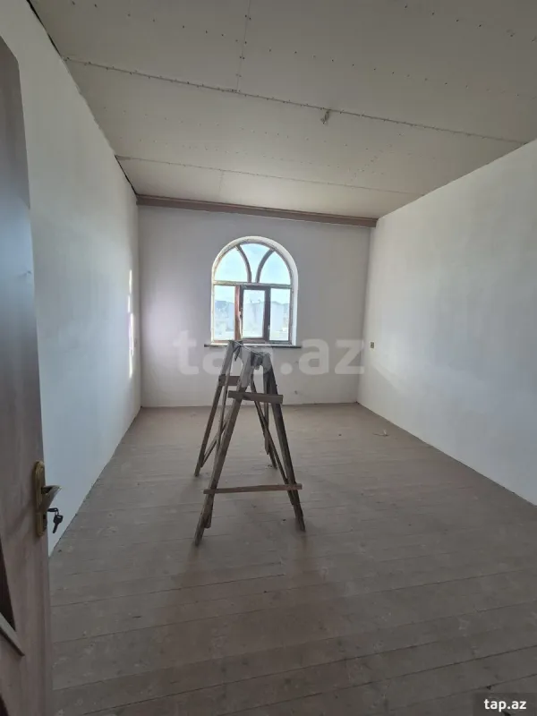 Satılır 6 otaqlı həyət evi