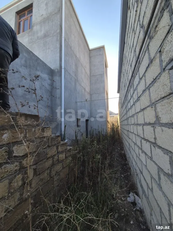 Satılır 6 otaqlı həyət evi