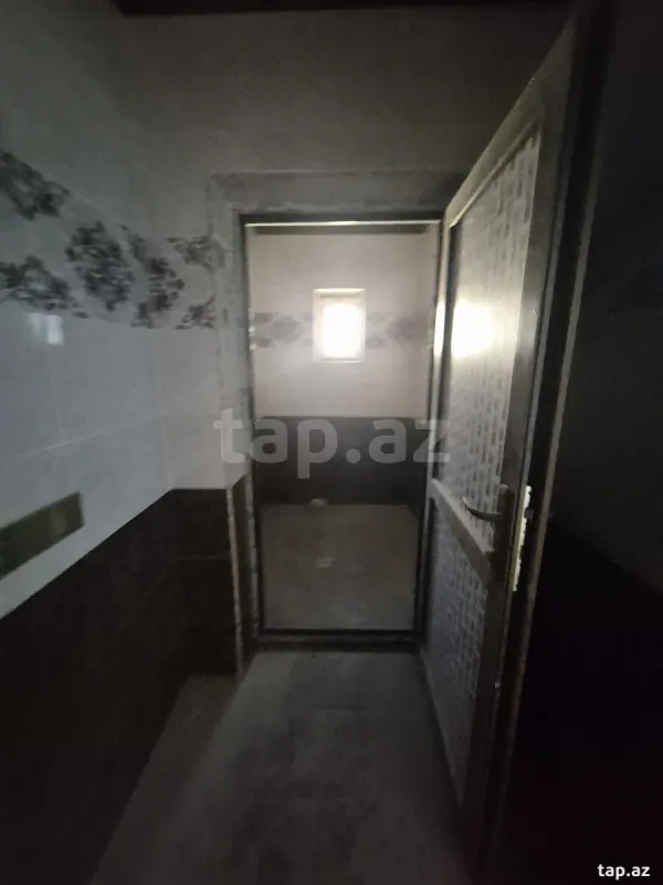 Satılır 6 otaqlı həyət evi