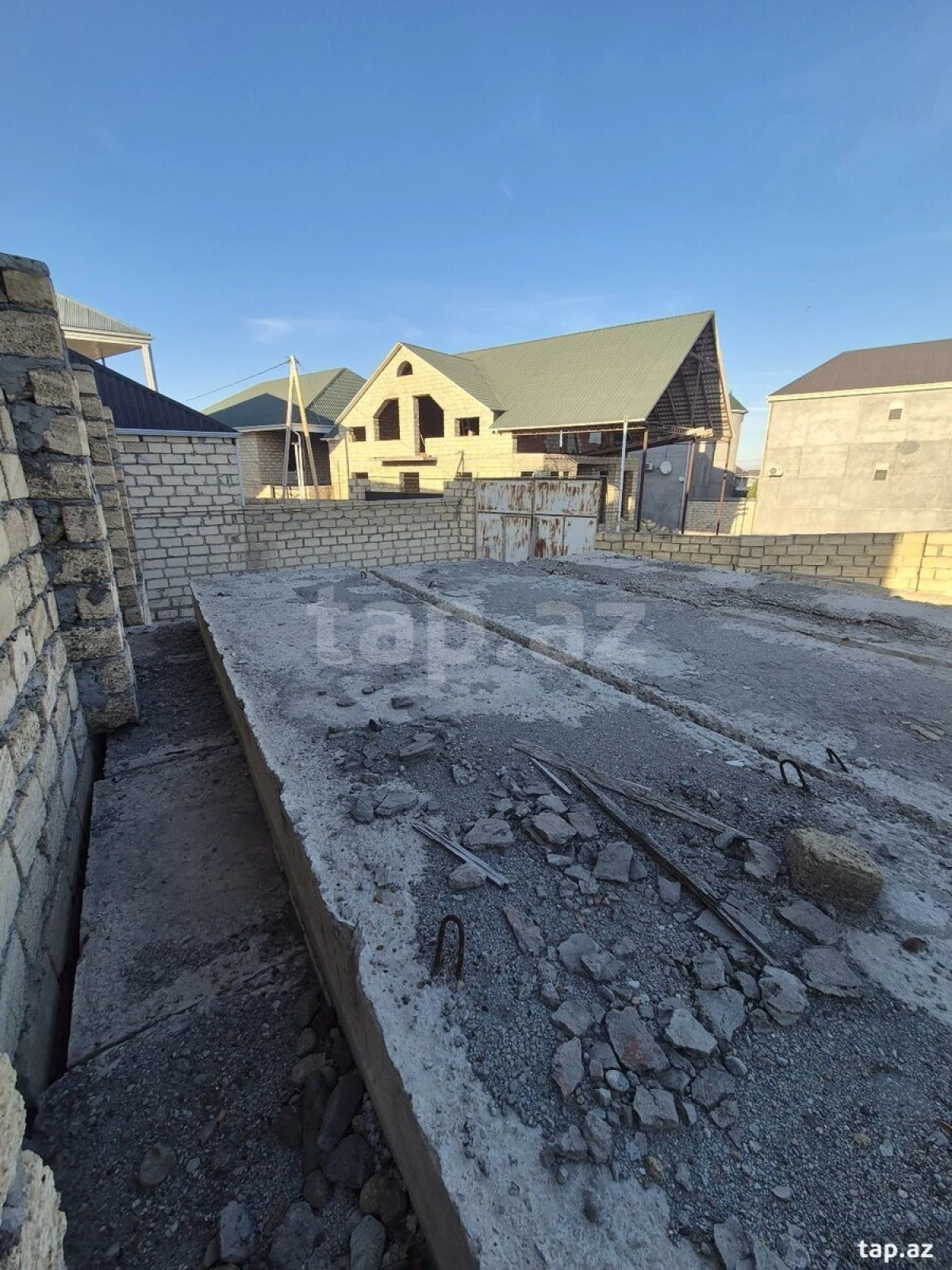 Satılır 6 otaqlı həyət evi