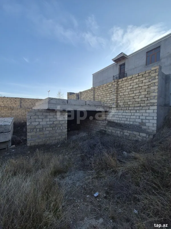 Satılır 6 otaqlı həyət evi