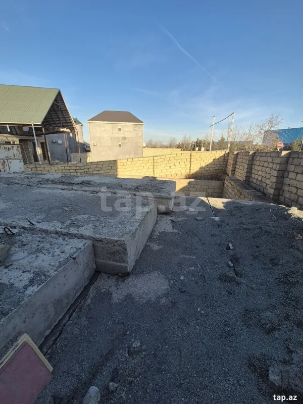 Satılır 6 otaqlı həyət evi