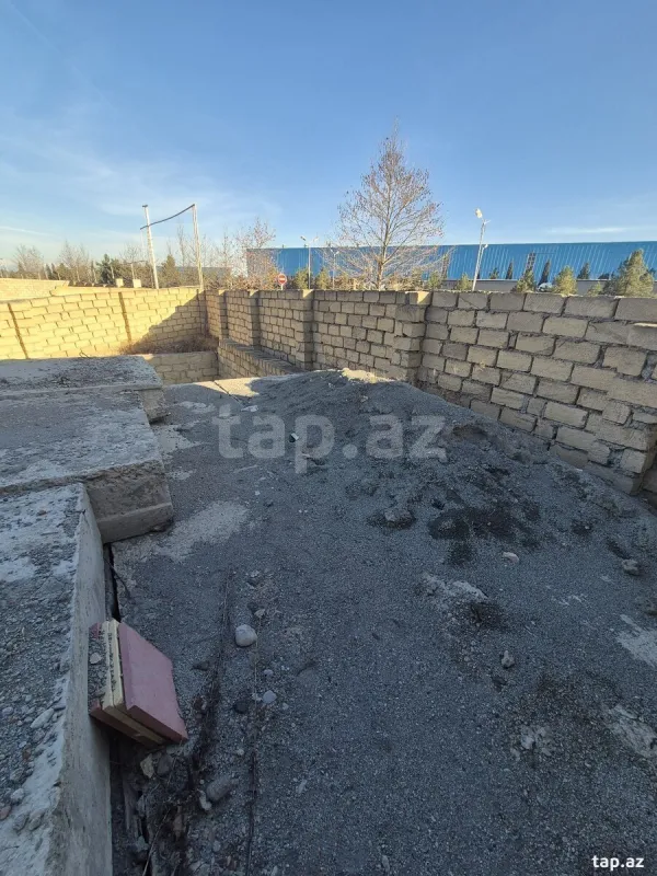 Satılır 6 otaqlı həyət evi