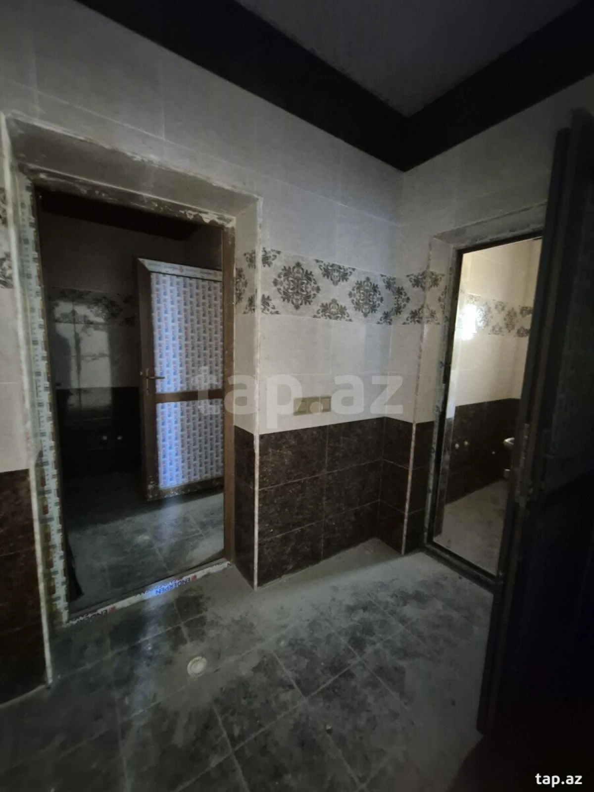 Satılır 6 otaqlı həyət evi