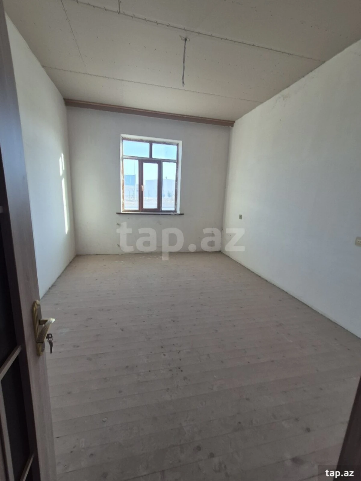 Satılır 6 otaqlı həyət evi